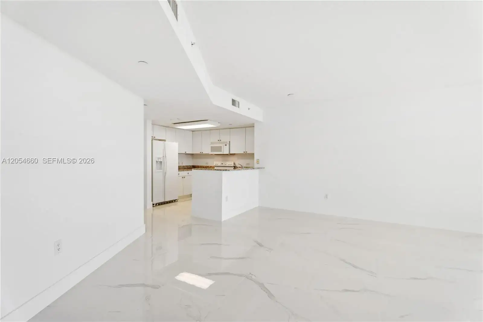 19501 W COUNTRY CLUB DR # 2506, Aventura FL 33180 photo 2