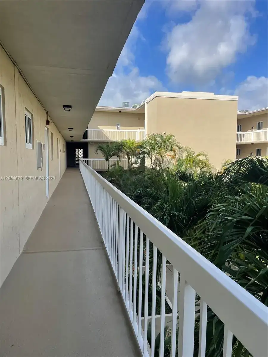 7700 Camino Real # 307, Miami FL 33143 photo 2