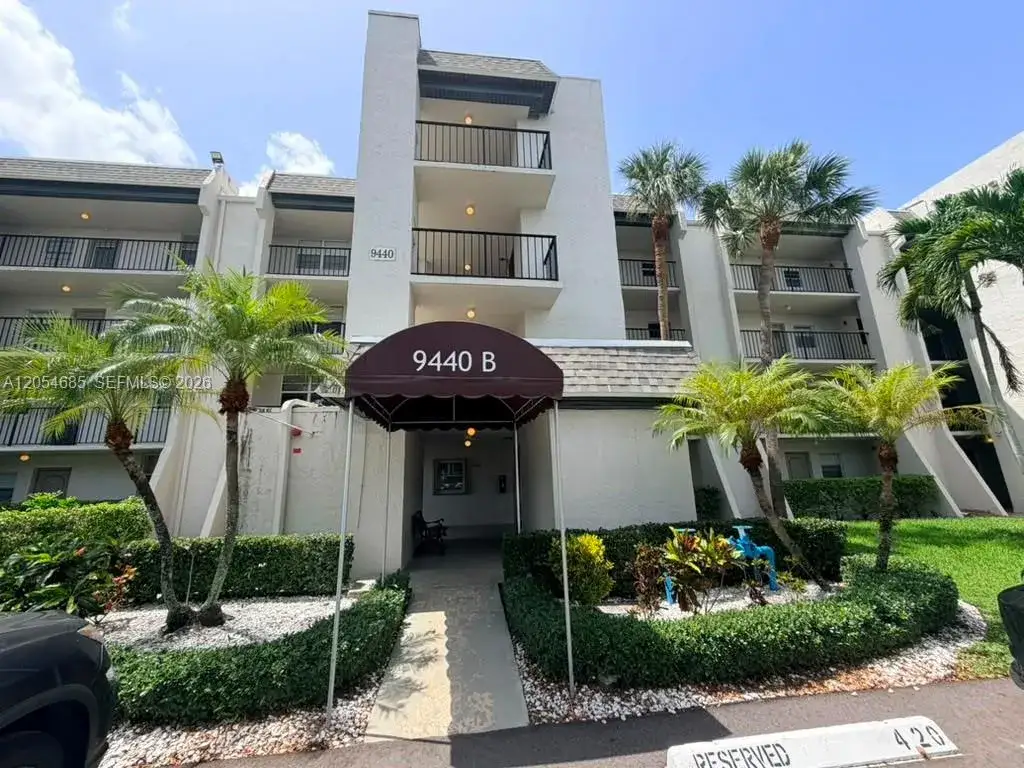 9440 Poinciana Pl # 406, Davie FL 33324