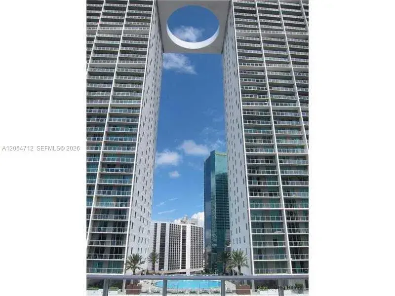 500 Brickell Ave # 2303, Miami FL 33131