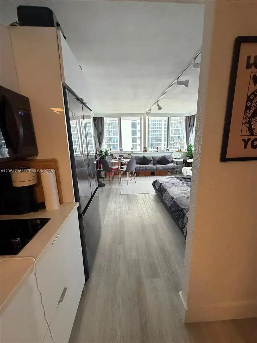 19201 Collins Ave # 1126, Sunny Isles Beach FL 33160 photo 2