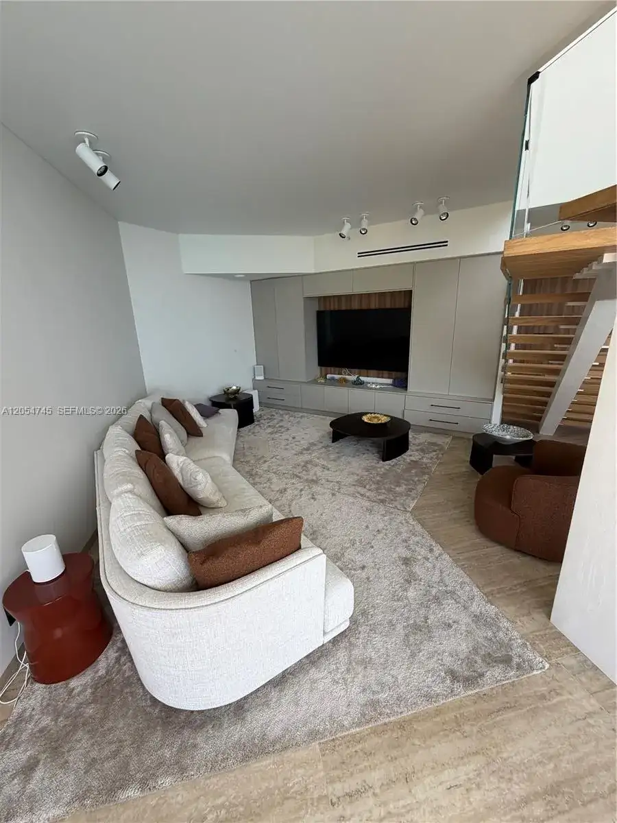 16425 Collins Ave, Sunny Isles Beach FL 33160 photo 5