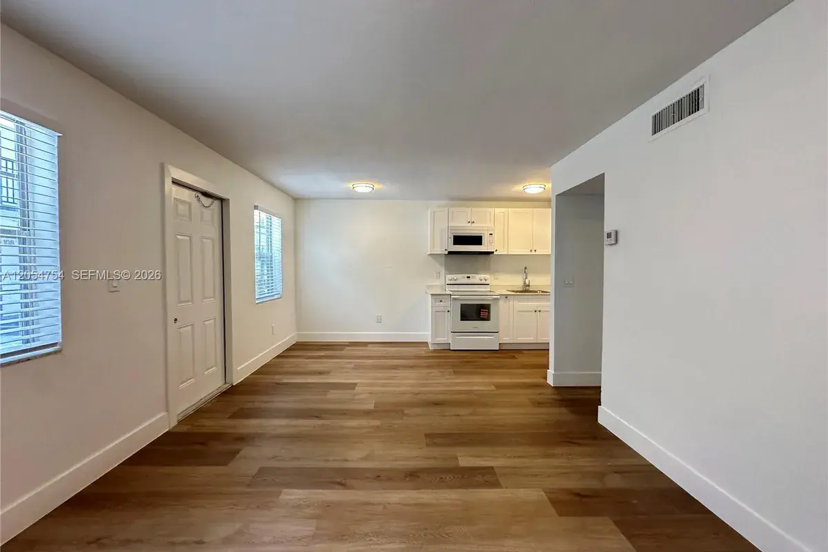 2910 Pierce St # 103, Hollywood FL 33020
