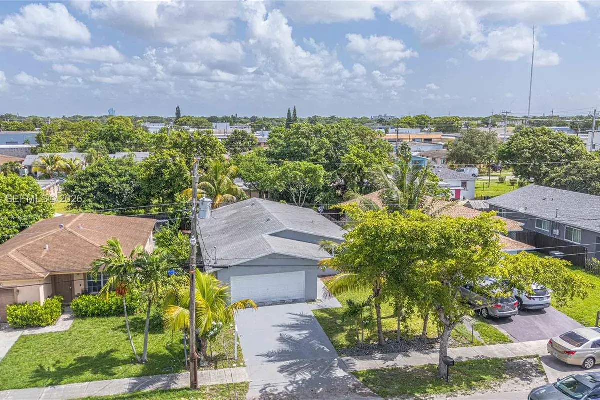 5719 Mayo St, Hollywood FL 33023