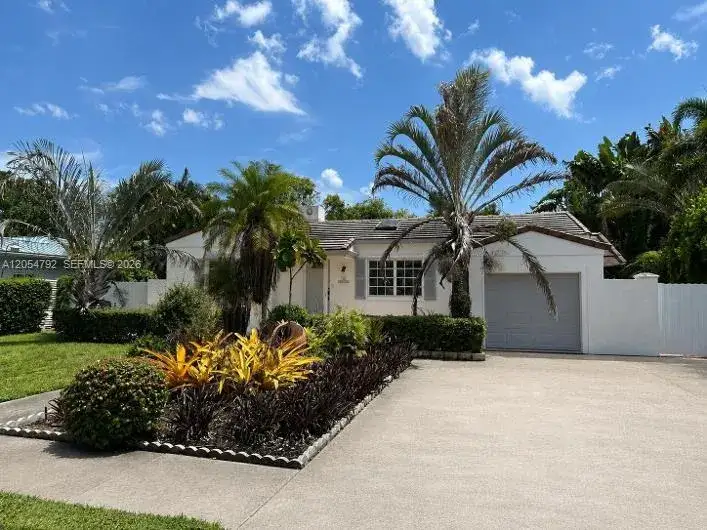 1102 NE 117th St, Biscayne Park FL 33161