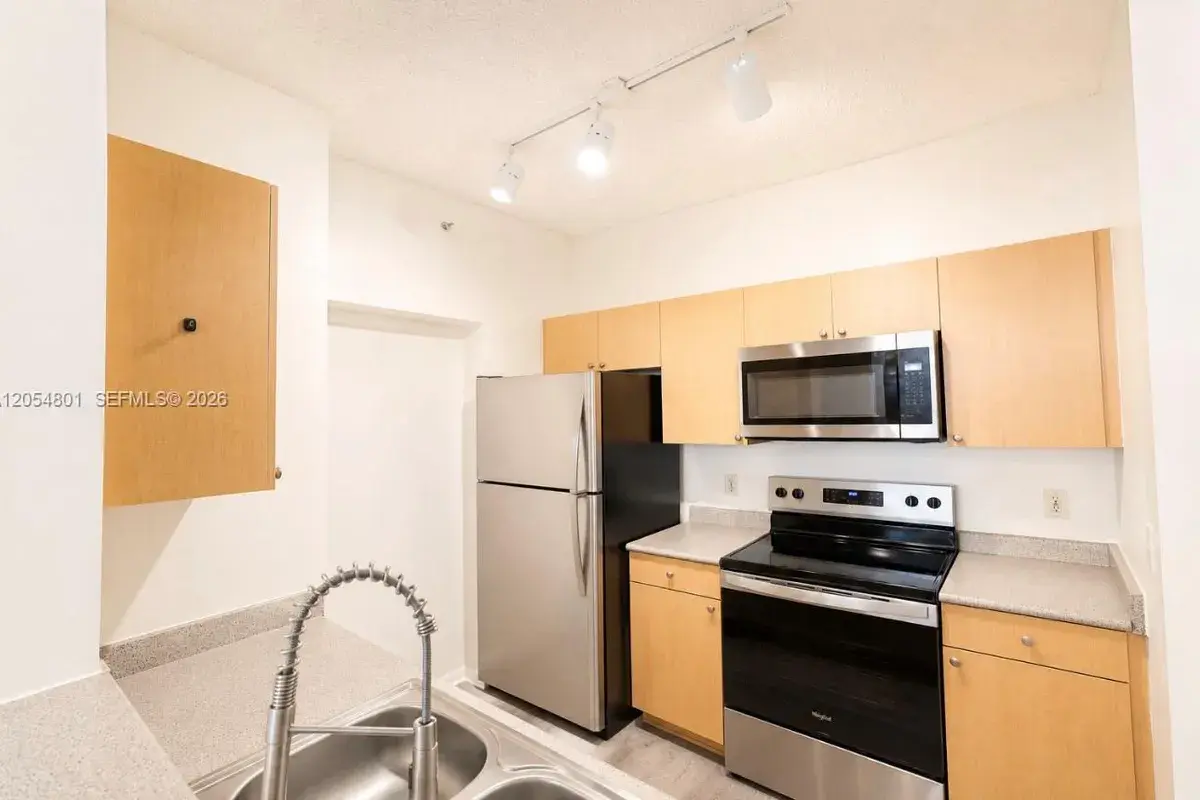 1919 Van Buren St # 115A, Hollywood FL 33020