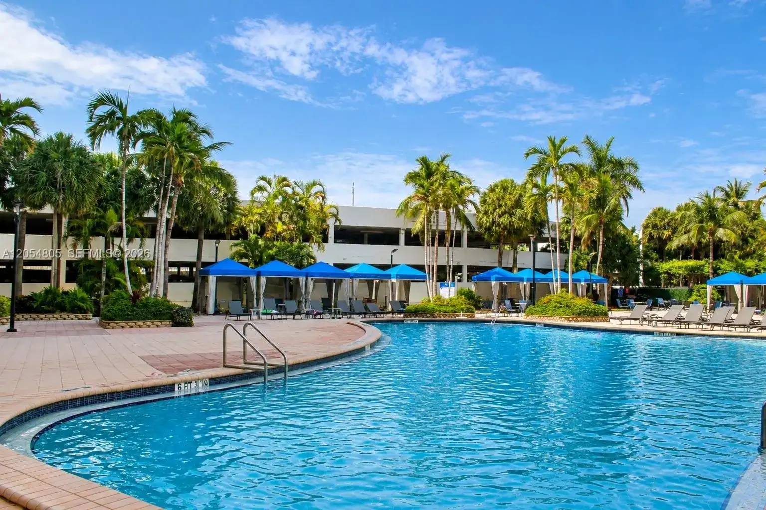 19370 Collins Ave # 915, Sunny Isles Beach FL 33160 photo 2