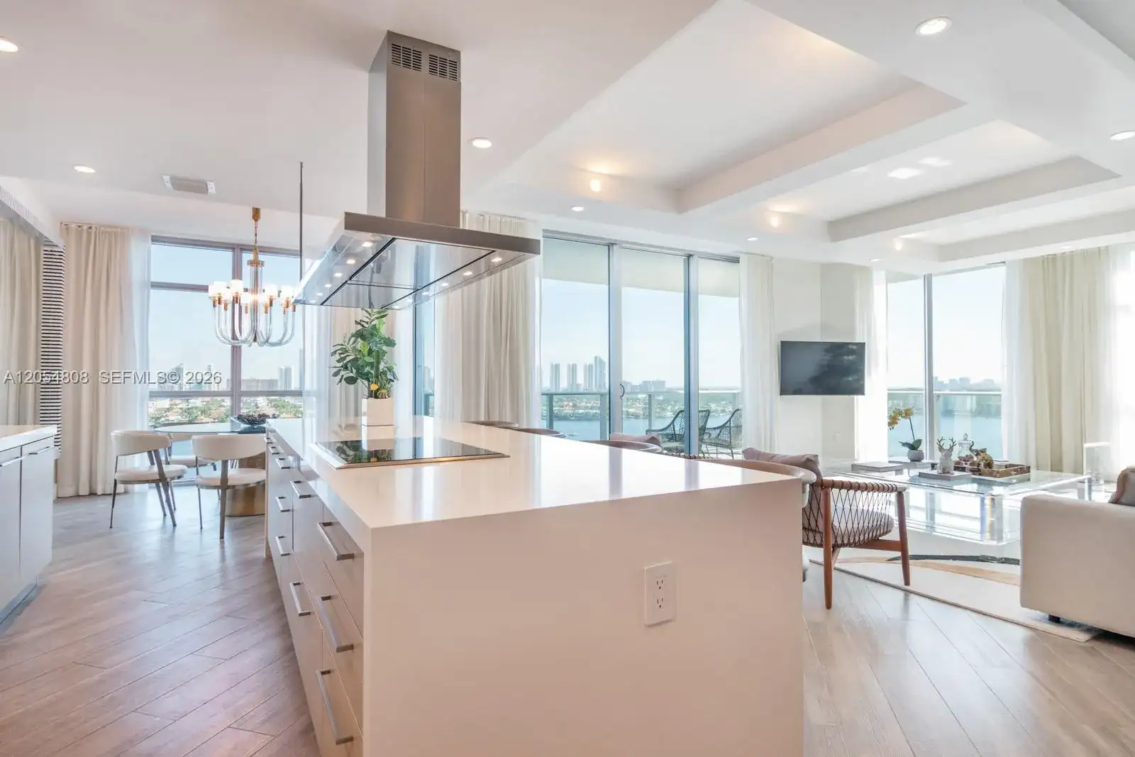 17301 Biscayne Blvd # 1609, North Miami Beach FL 33160 photo 4