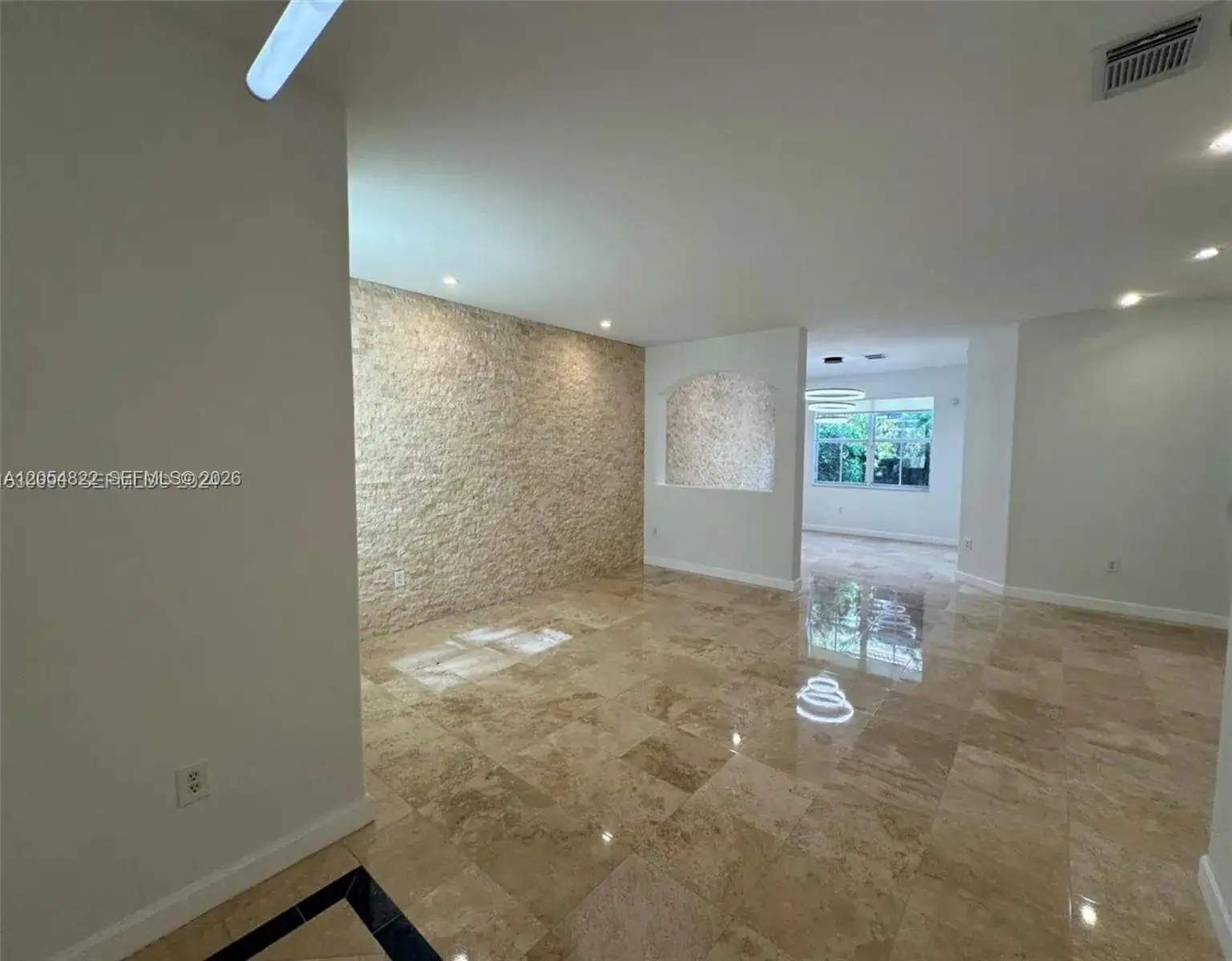 7563 NW 112th Pl, Doral FL 33178 photo 2