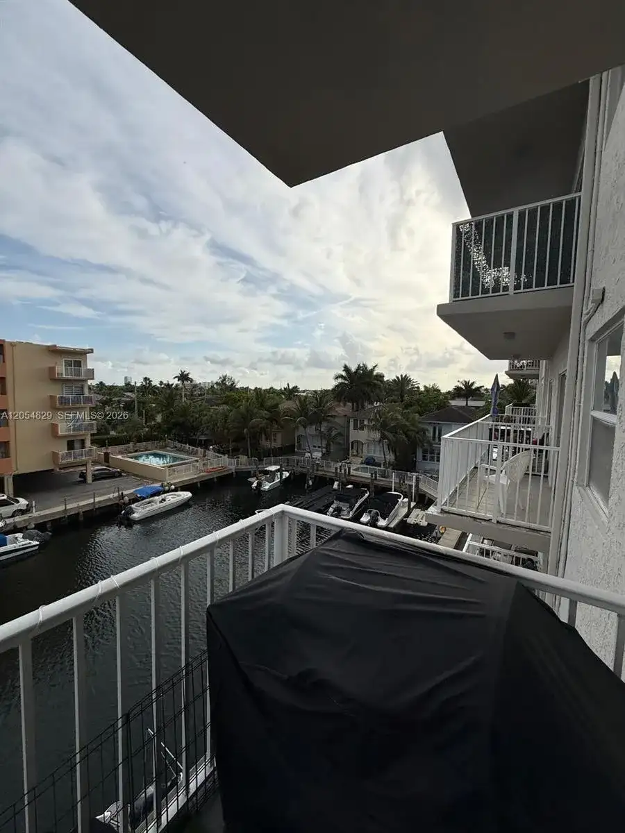3536 NE 168th St # 403, North Miami Beach FL 33160 photo 5