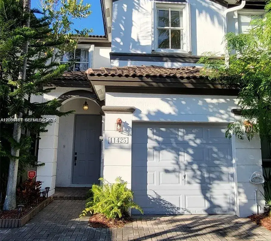 11425 NW 76th Ter, Doral FL 33178