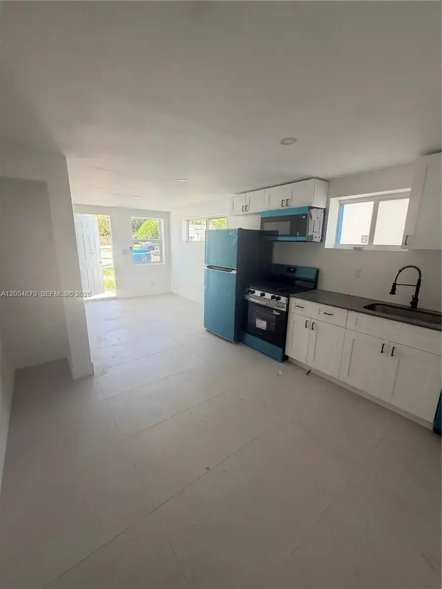 43 Williams Rd # 3, West Park FL 33023 photo 2