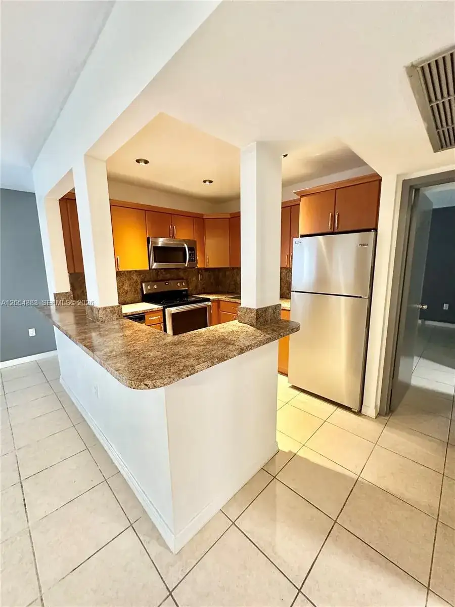 200 177th Dr # 319, Sunny Isles Beach FL 33160 photo 4