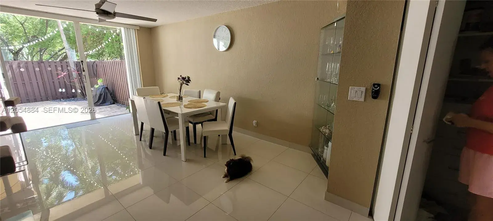 2304 NE 11th St # 207, Hallandale Beach FL 33009