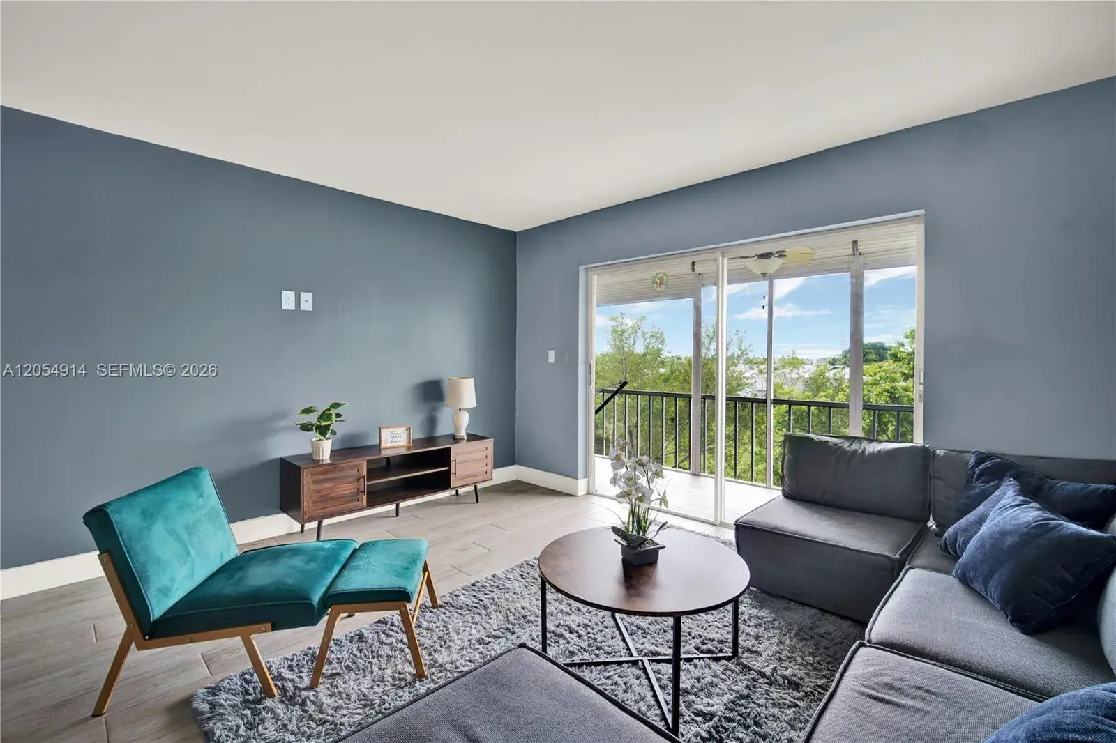 950 Hillcrest Dr # 414, Hollywood FL 33021