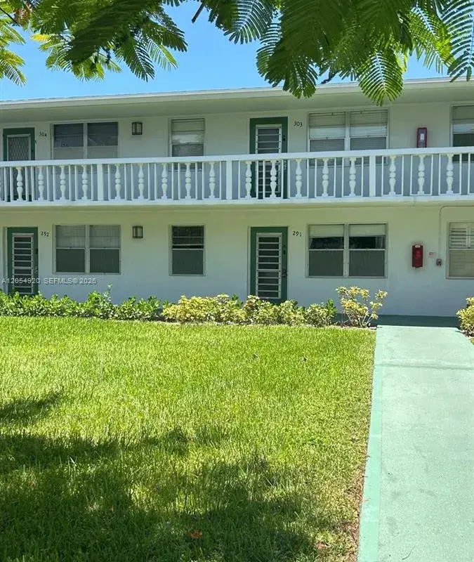 291 Farnham M, Deerfield Beach FL 33442