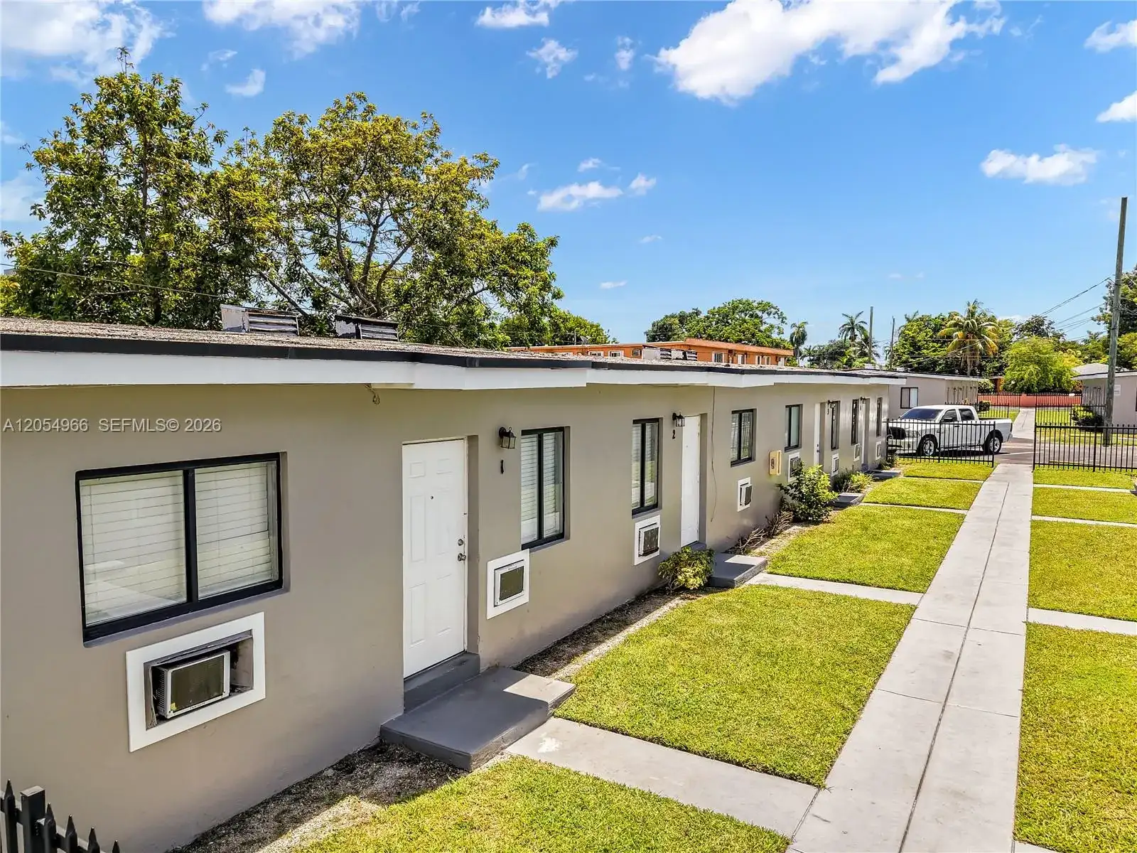 2090 NW 31st St, Miami FL 33142 photo 2