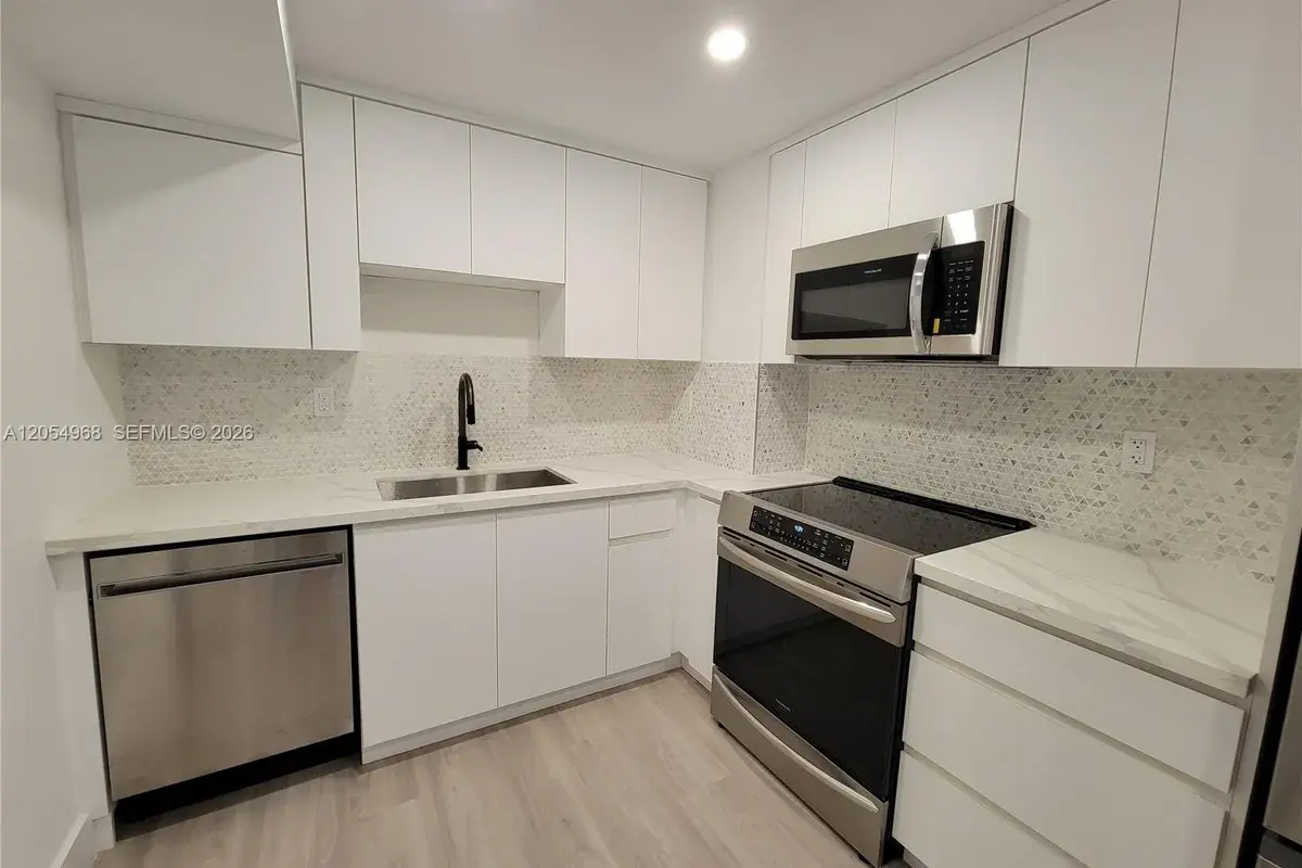 2655 Collins Ave # 608, Miami Beach FL 33140