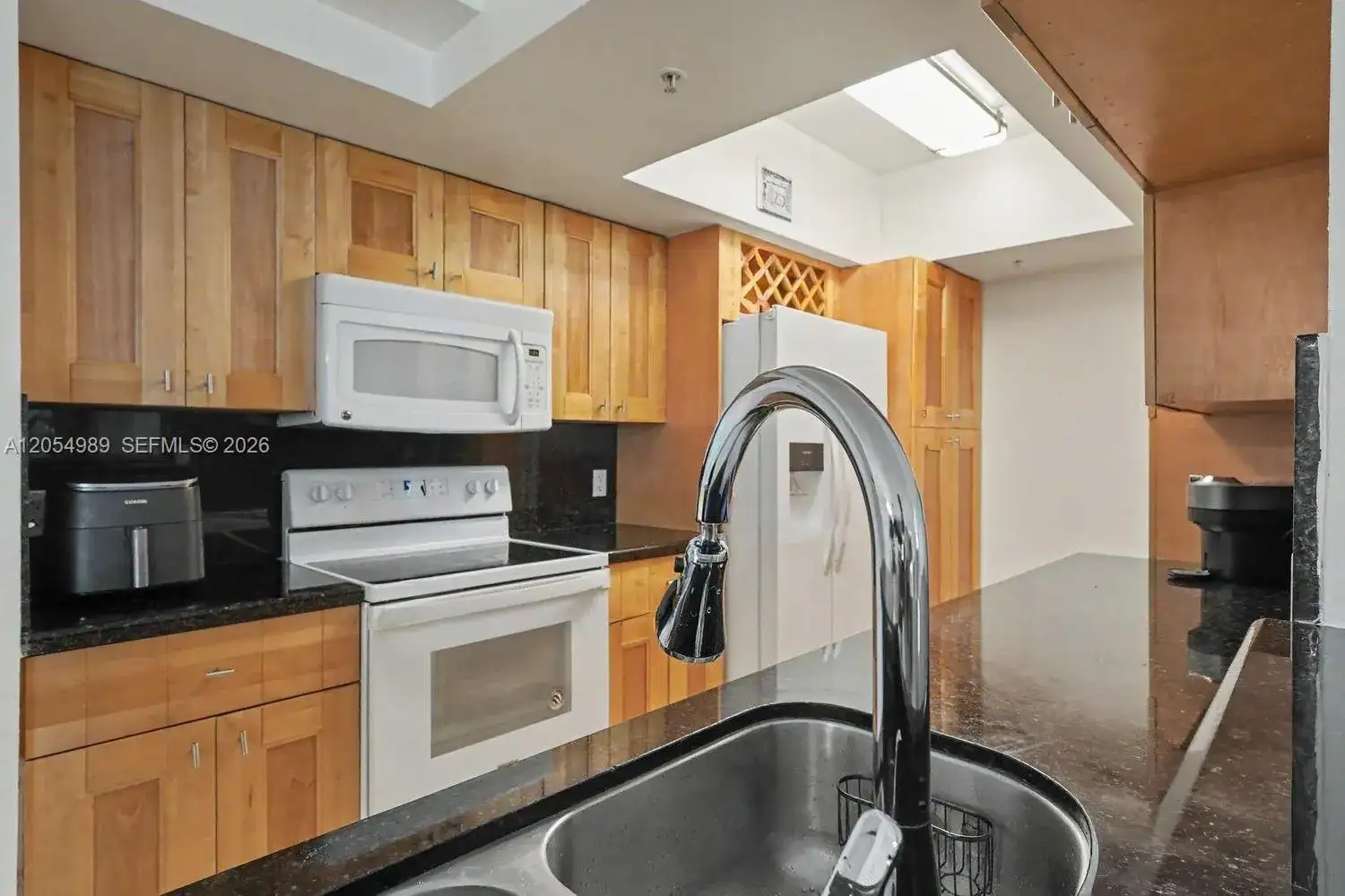 5085 NW 7th St # 906, Miami FL 33126 photo 4