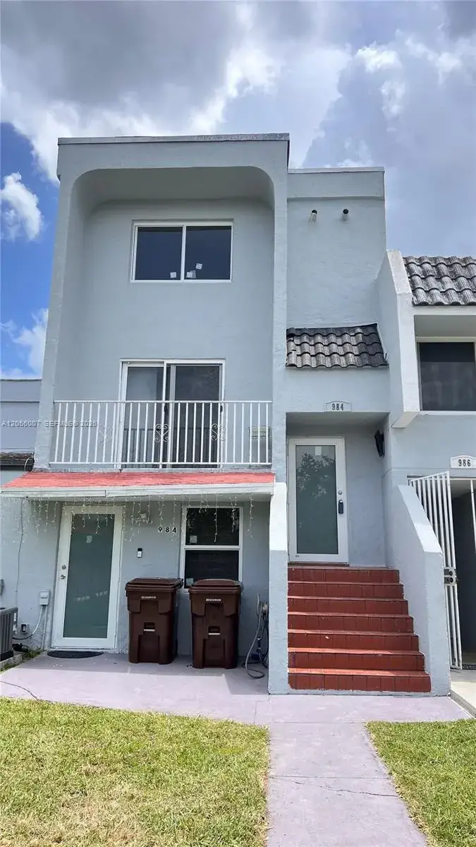 984 W 40th St # 2, Hialeah FL 33012
