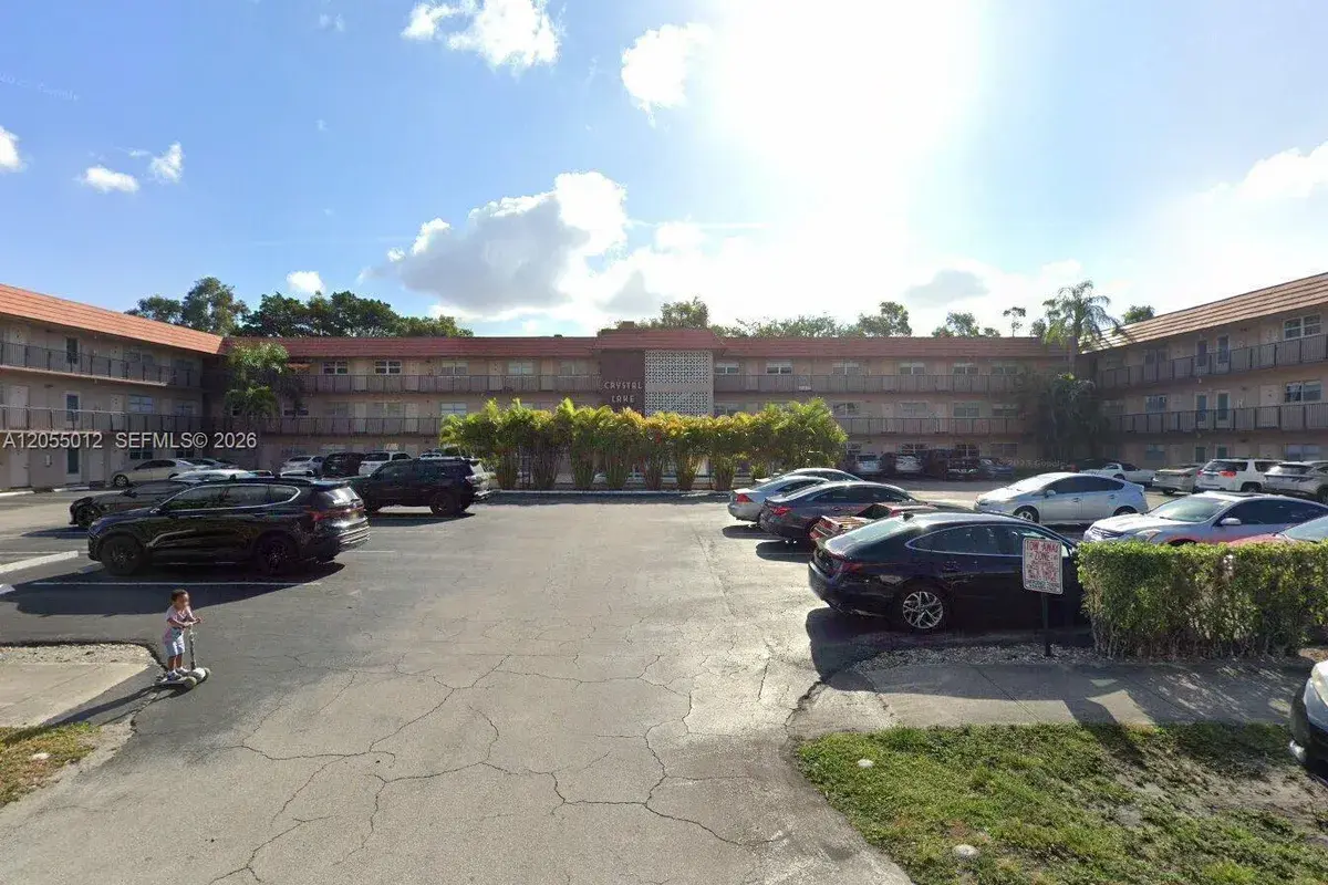 3930 Crystal Lake Dr # 208, Deerfield Beach FL 33064
