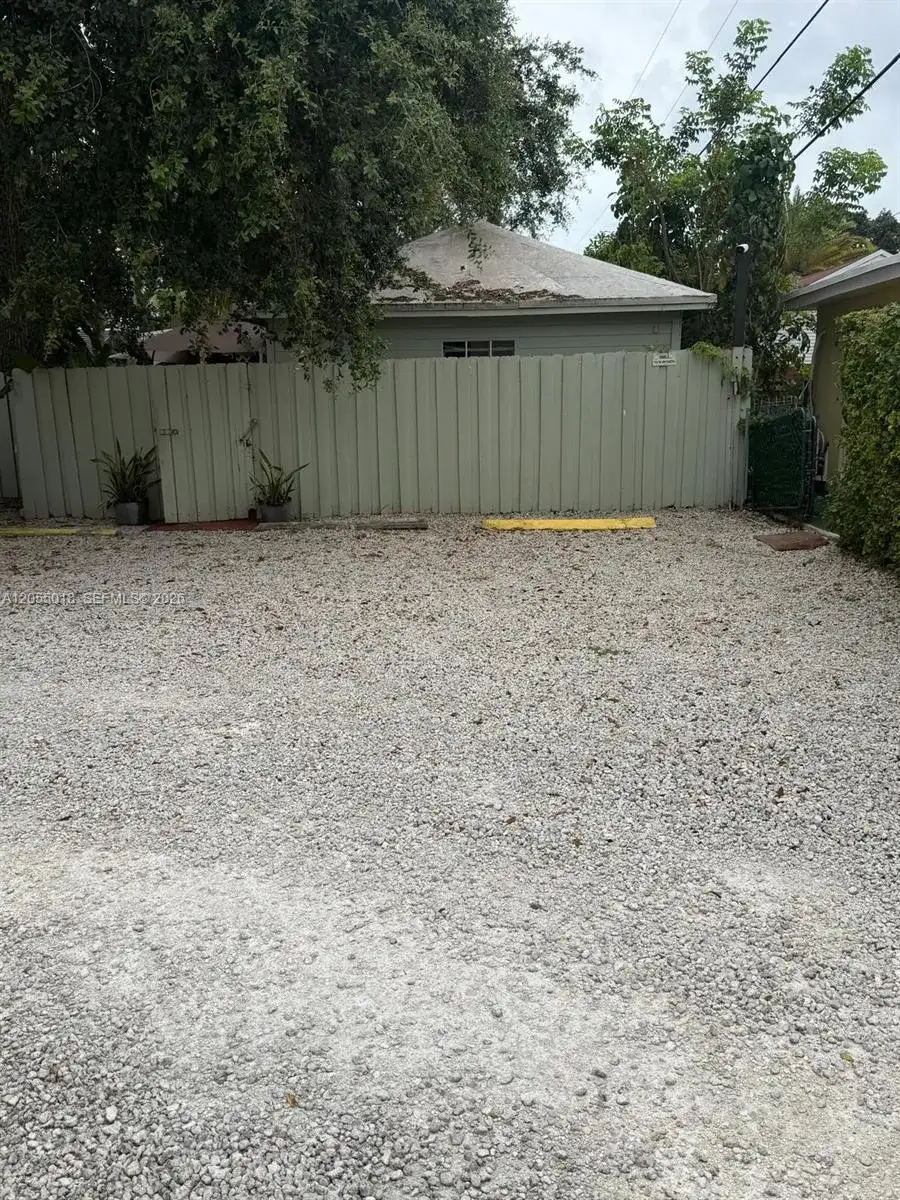 4152 SW 13th St # 7, Miami FL 33134 photo 2