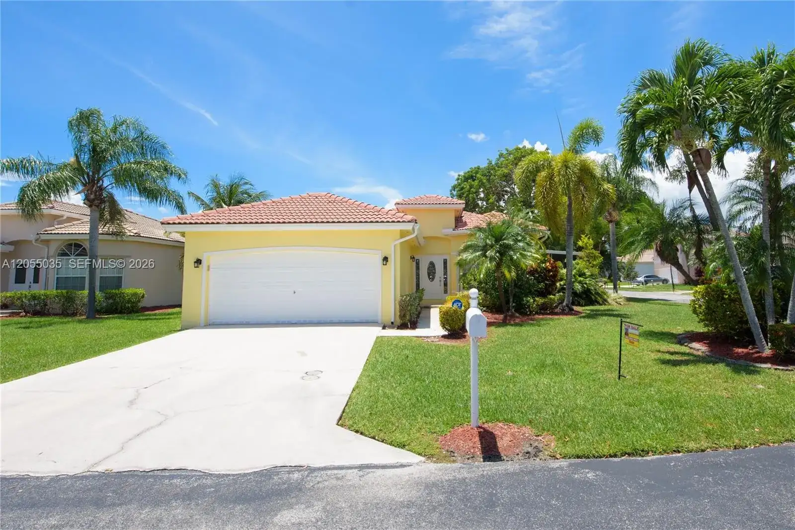460 SE 24th Dr, Homestead FL 33033 photo 2