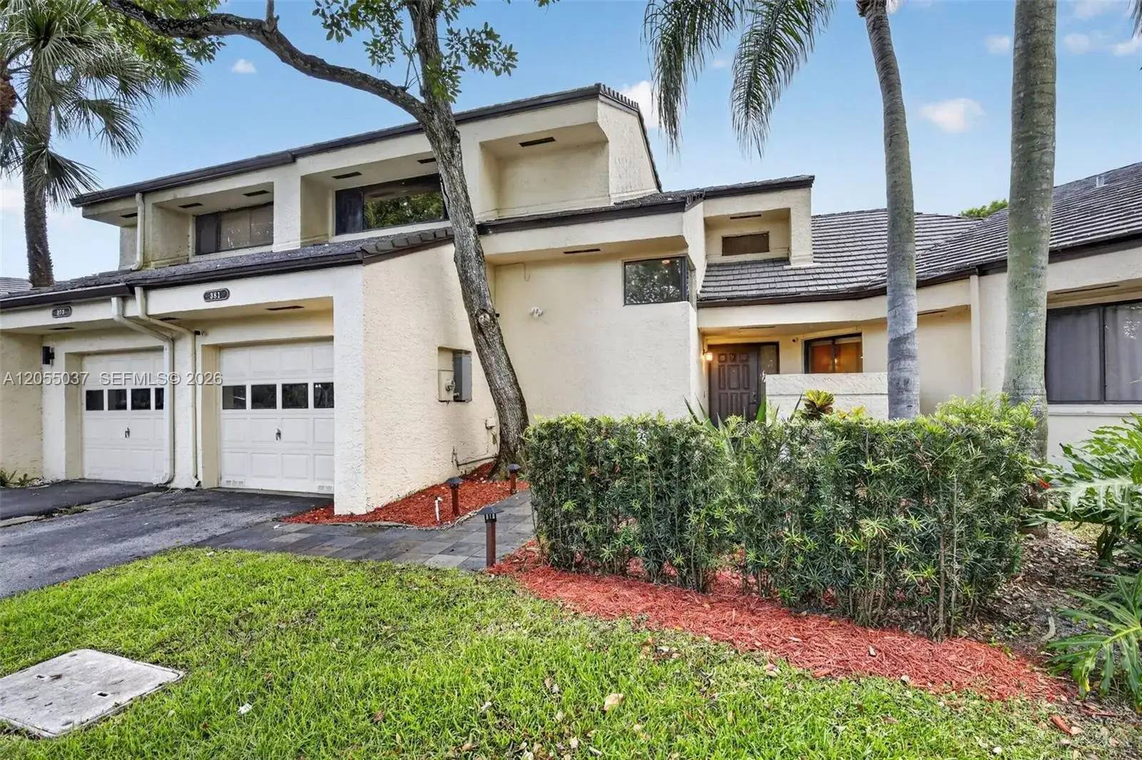 381 NW 94th Ter, Plantation FL 33324 photo 3