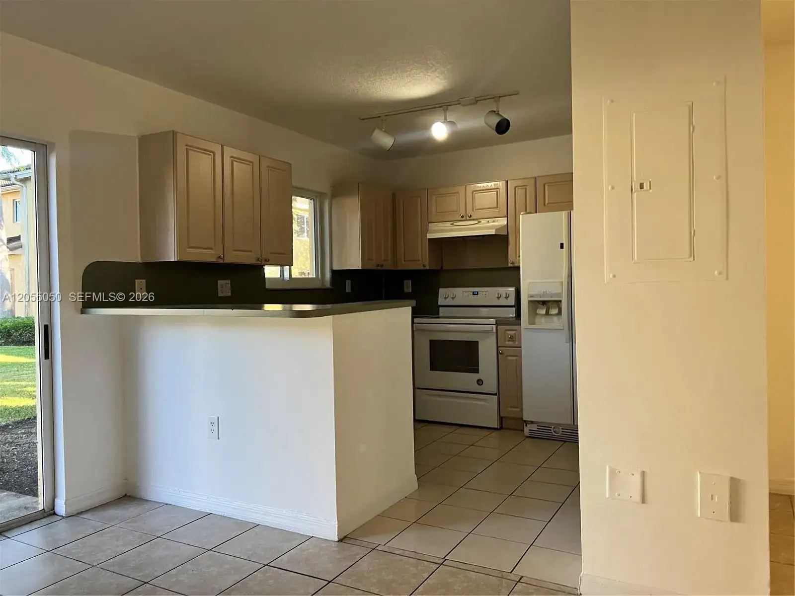 985 NE 33rd Ter # 104, Homestead FL 33033 photo 4