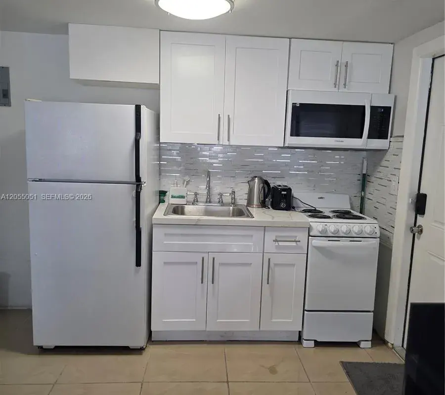 5712 Hollywood Blvd # 1, Hollywood FL 33021