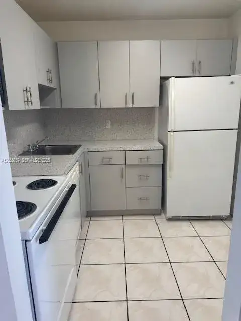 9440 Fontainebleau Blvd # 514, Miami FL 33172 photo 5