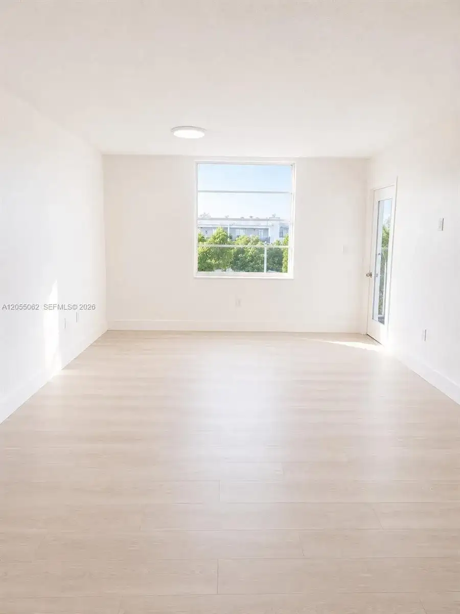 5625 W 20th Ave # 404, Hialeah FL 33012 photo 2