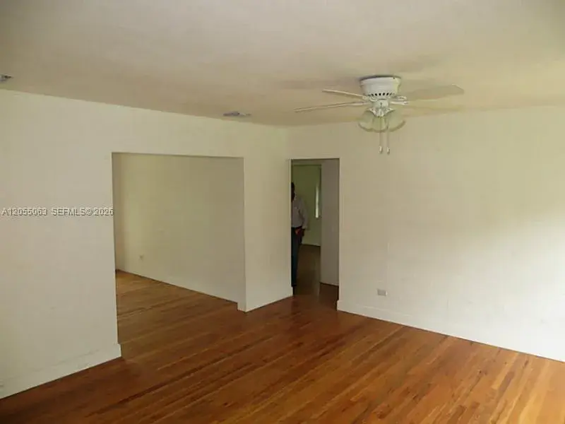 5851 SW 28 ST, Miami FL 33155 photo 4