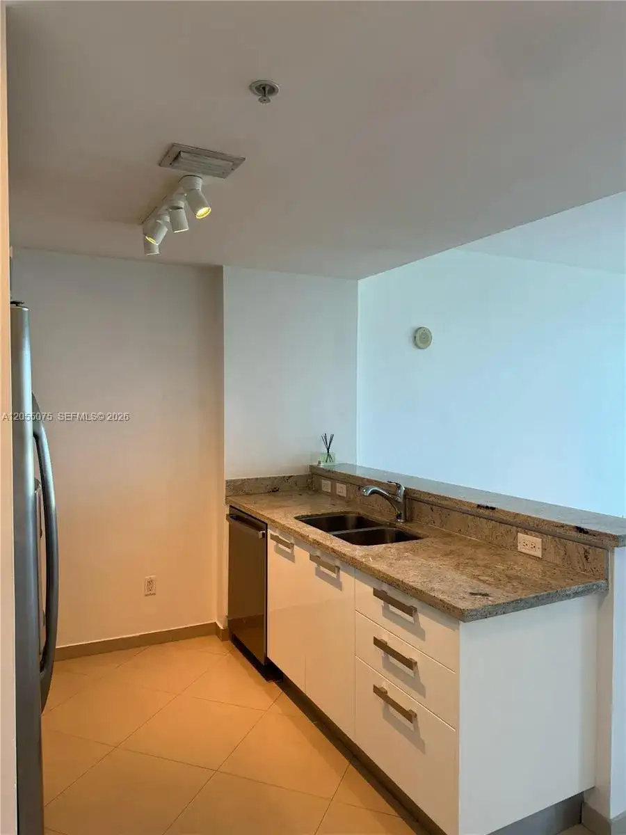 601 NE 36th St # 1205, Miami FL 33137 photo 5