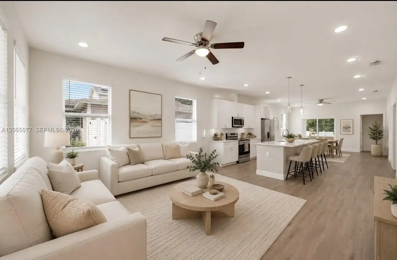 3706 WIGGINS LEAF ST, Tampa FL 33619 photo 2