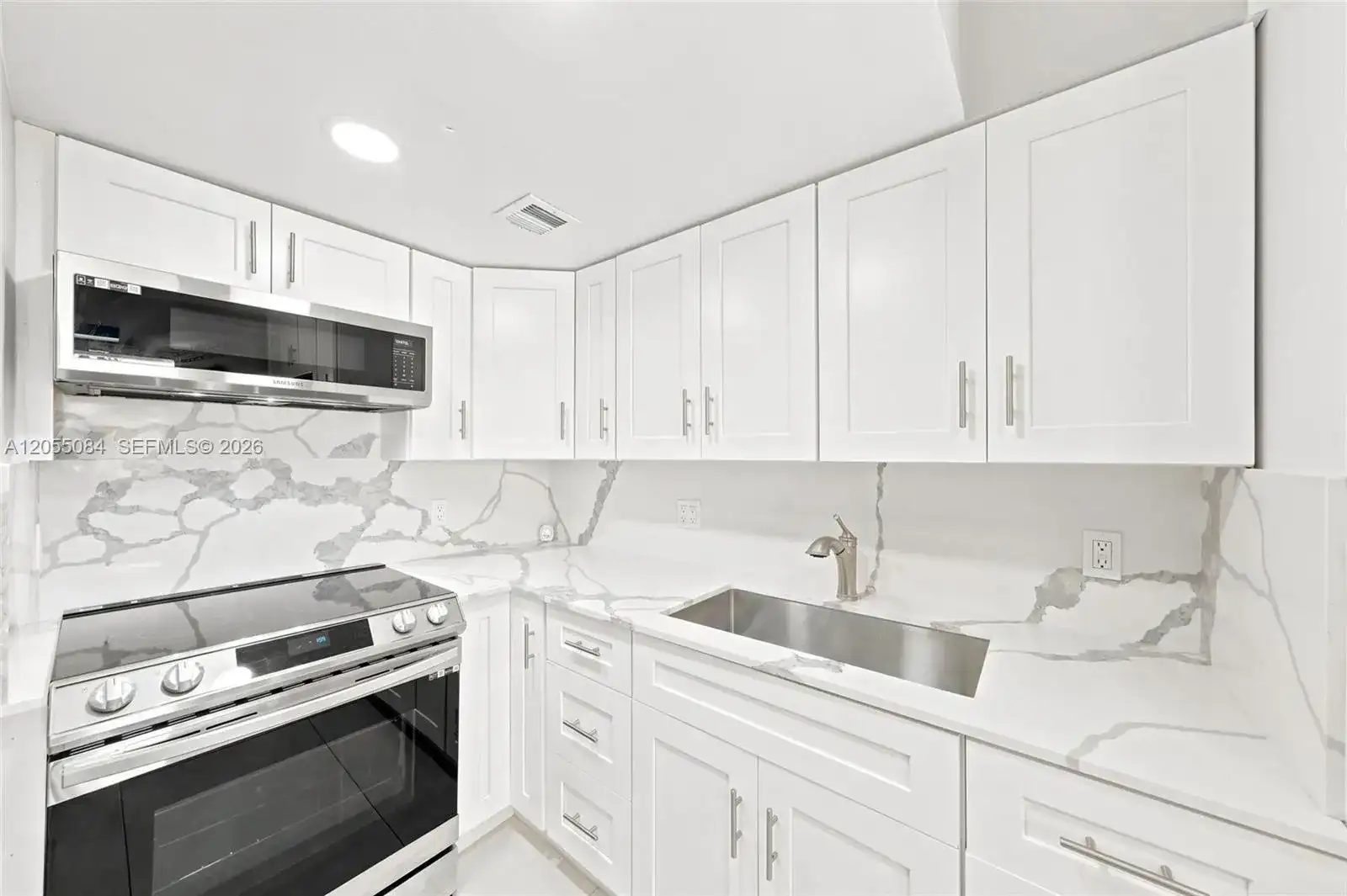 5255 W 26th Ct # 803, Hialeah FL 33016