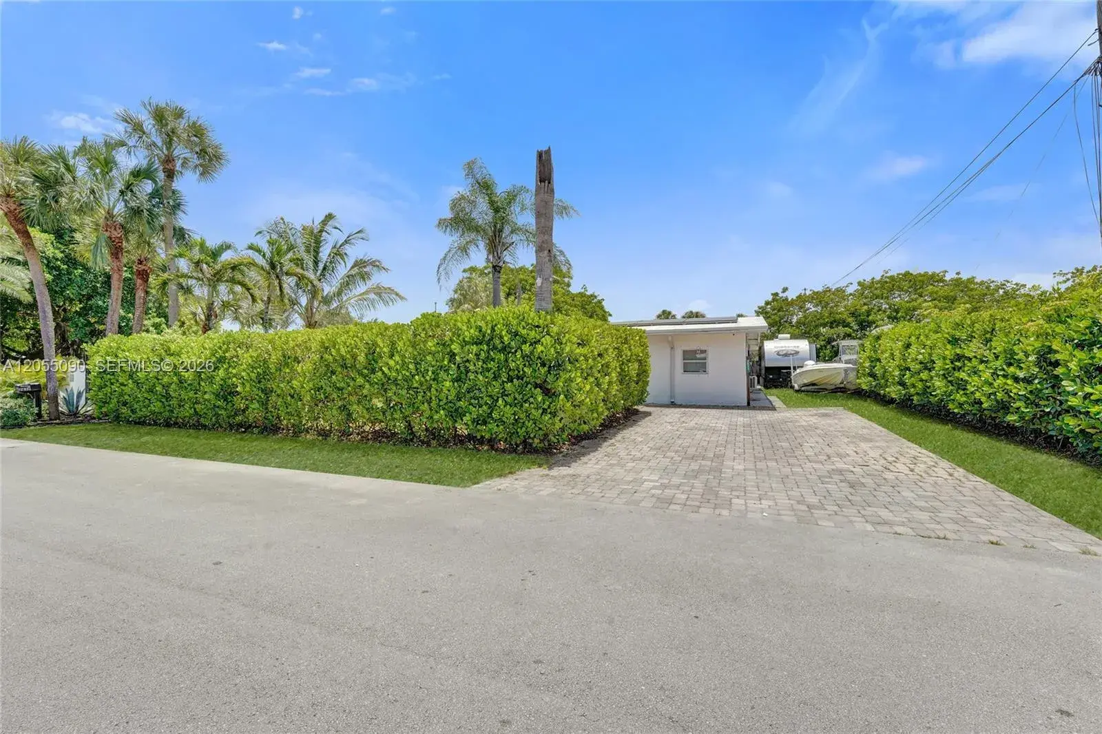 2531 Whale Harbor Ln, Fort Lauderdale FL 33312