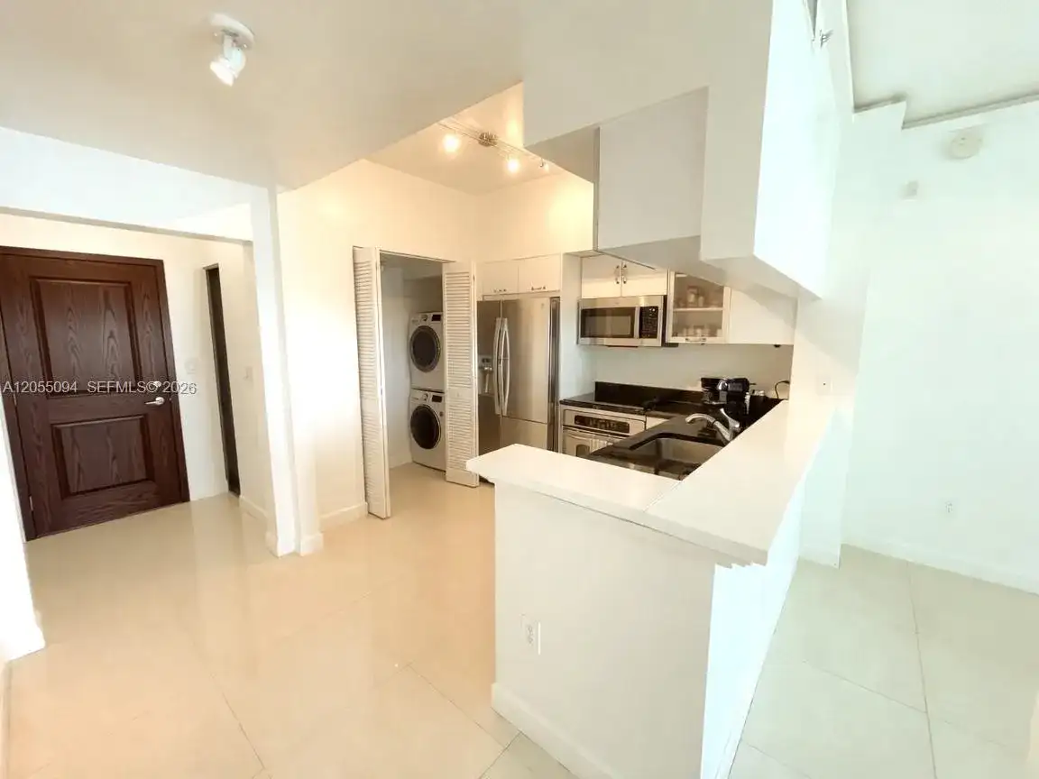 31 SE 5th St # 3712, Miami FL 33131 photo 4
