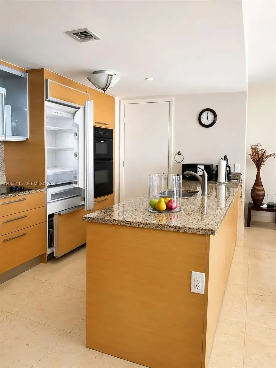 1830 S Ocean Dr # 1407, Hallandale Beach FL 33009