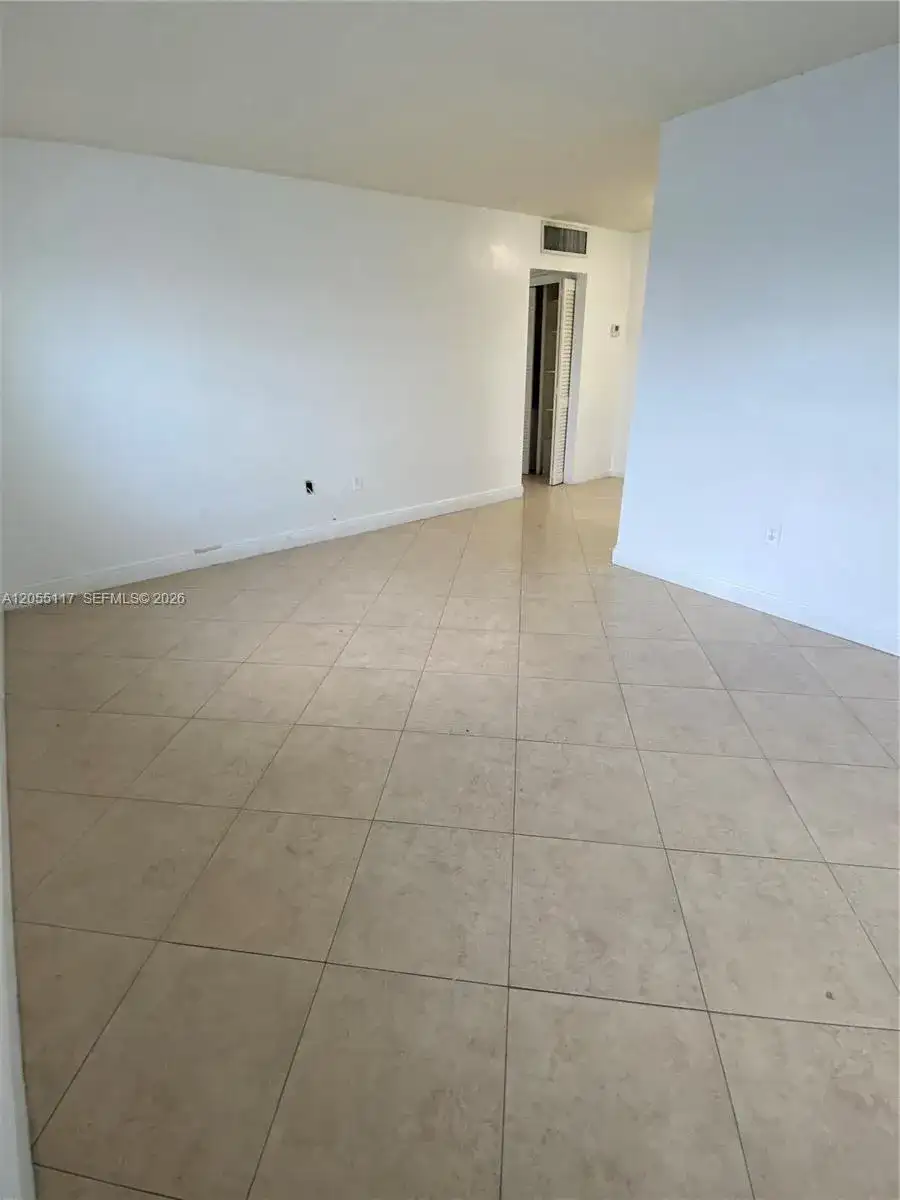 5165 W Flagler St # 7, Miami FL 33134 photo 2