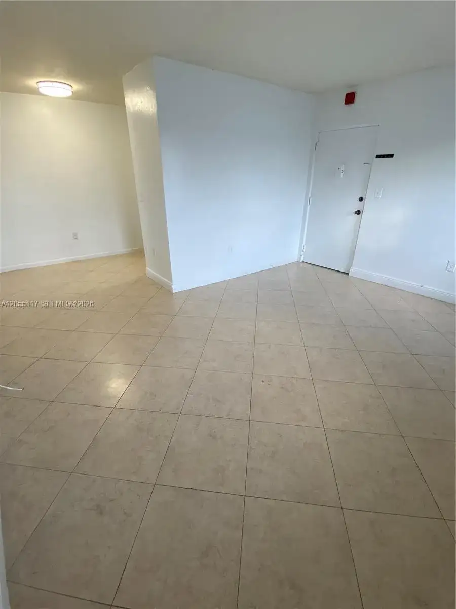5165 W Flagler St # 7, Miami FL 33134 photo 3