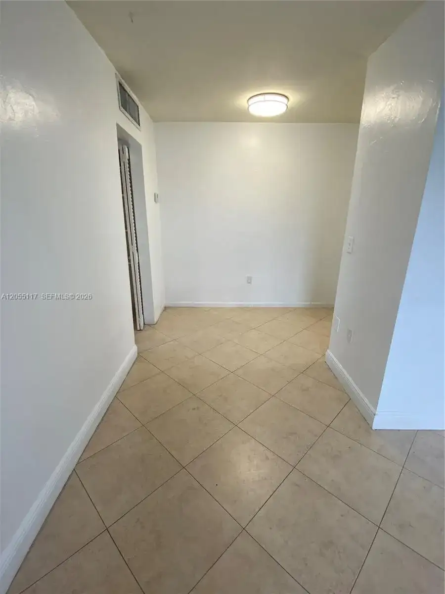 5165 W Flagler St # 7, Miami FL 33134 photo 4