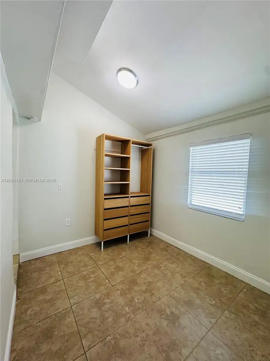 2816 Pine Tree Dr # 3, Miami Beach FL 33140 photo 4