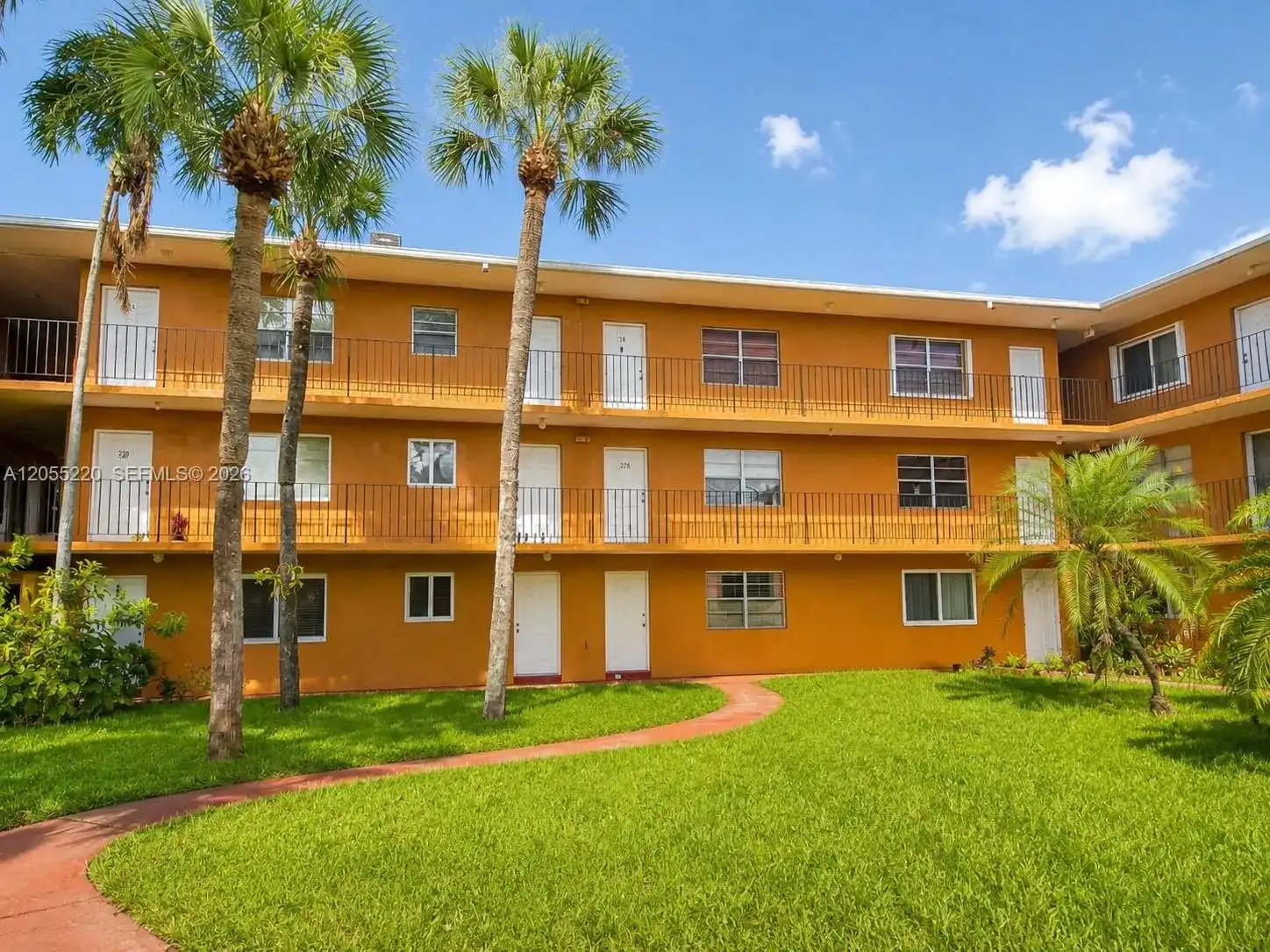 1230 W 54th St # 329A, Hialeah FL 33012