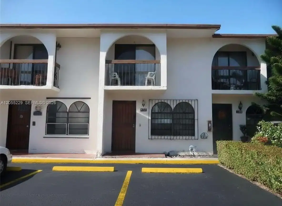 1082 W 79th St # 25, Hialeah FL 33014