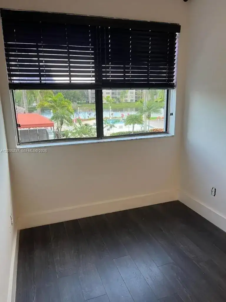 11622 NW 11th St, Pembroke Pines FL 33026 photo 2