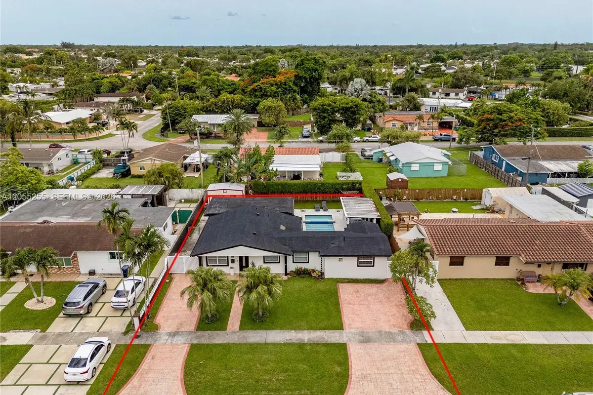 11040 SW 64th St, Miami FL 33173