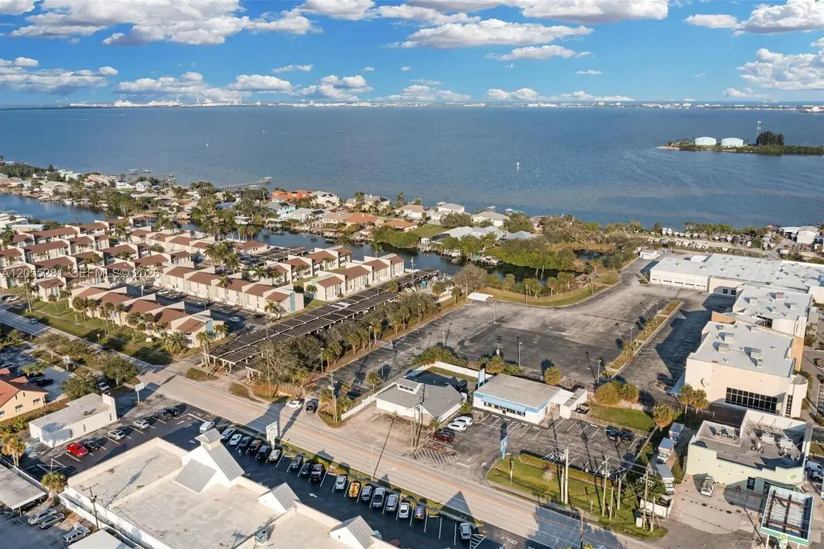 150 N Banana River Dr, Merritt Island FL 32952