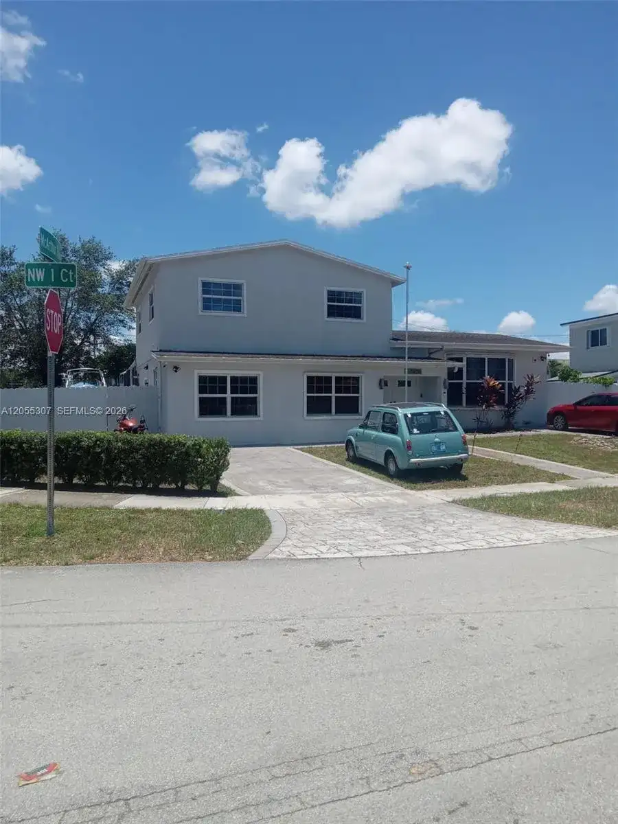 7400 NW 1st Ct, Pembroke Pines FL 33024 photo 4