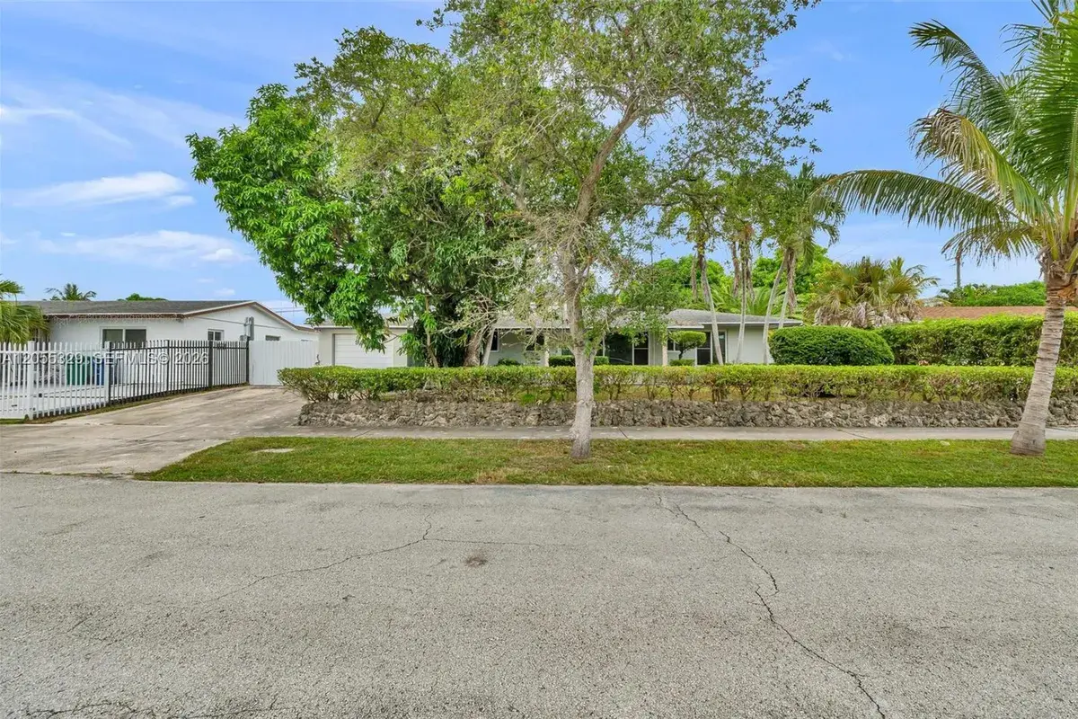 9921 SW 165th Ter, Miami FL 33157